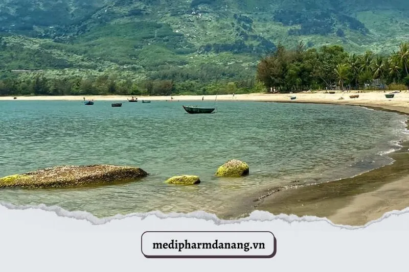 Khu cắm trại làng Vân