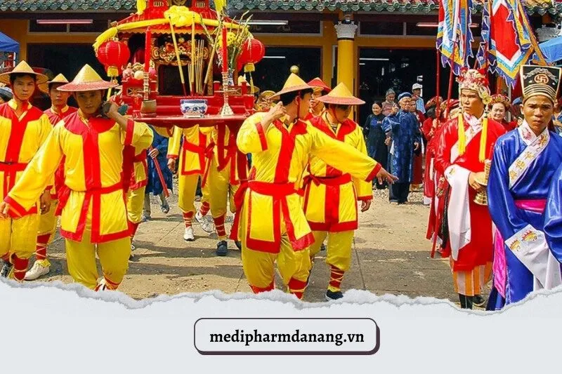 Lễ hội làng Túy Loan